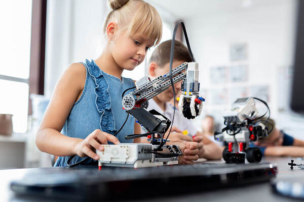 The Tech Steam Center Robotics For Kids The Real Future